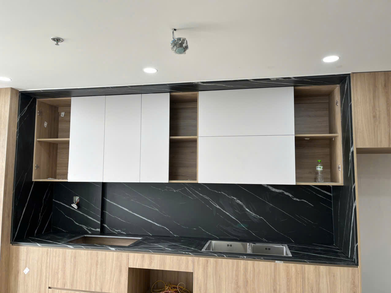 ĐÁ MARBLE MARQUINA VENATO P105 NHÁM